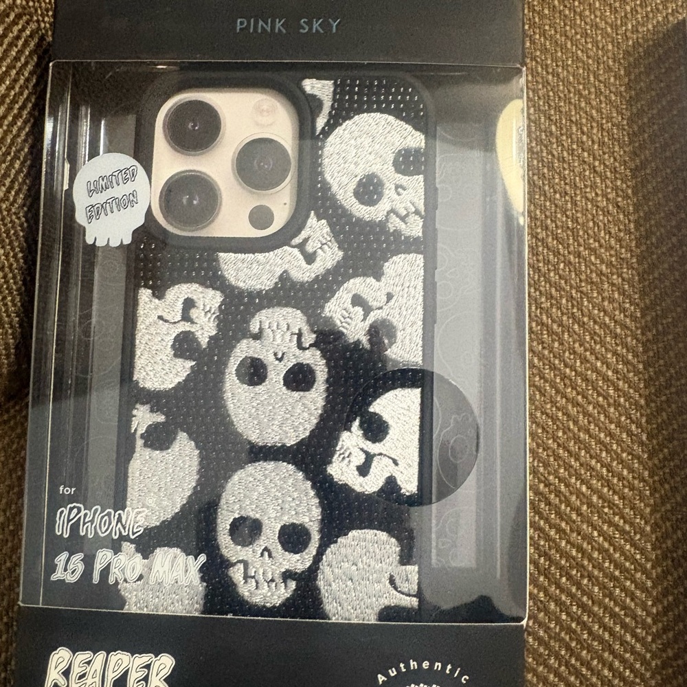 Pink Sky Skull Design iPhone 15 Pro Max Case